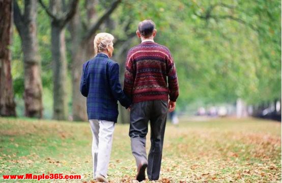60岁是寿命决定期，无论男女，走路没4个表现，想不长寿都难-8.jpg
