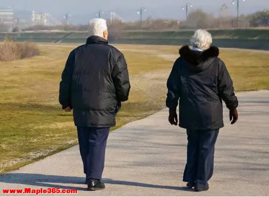 60岁是寿命决定期，无论男女，走路没4个表现，想不长寿都难-9.jpg