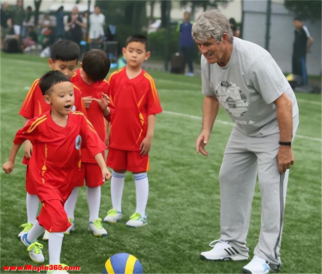 足球神童周了了：6岁被米卢教练看好，誉为未来之星，现成普通人-14.jpg