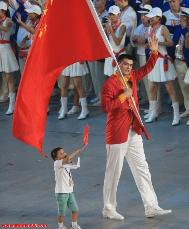 汶川地震9岁小英雄，被姚明抱上奥运，发誓考清华，如今过的怎样-3.jpg