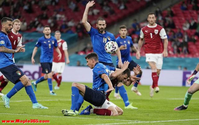 欧洲杯-意大利加时2-1淘汰奥地利 基耶萨+佩西纳破门 阿瑙进球无效-9.jpg