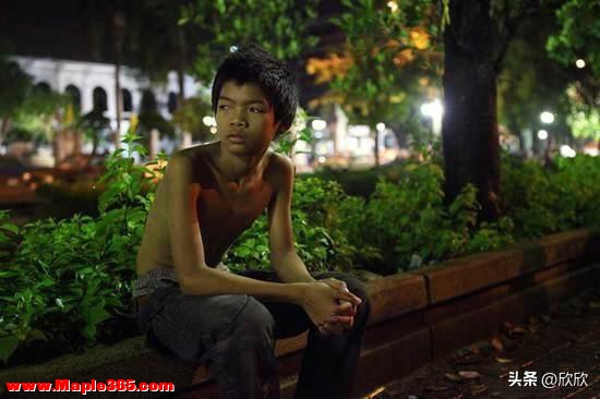 15岁泰国“男妓鸭王”：感谢艾滋病毒选择了我，让我能拯救更多人-6.jpg
