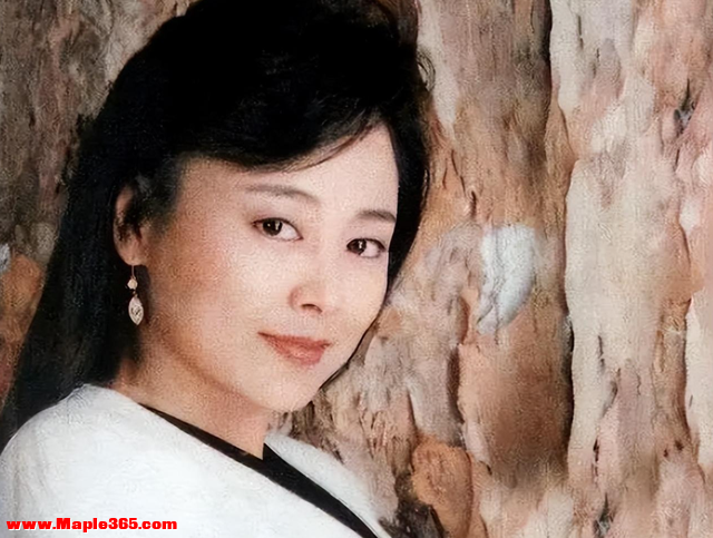 离婚34年后，张瑜入美籍孤身一人，张建亚靠《繁花》走红家庭幸福-6.jpg