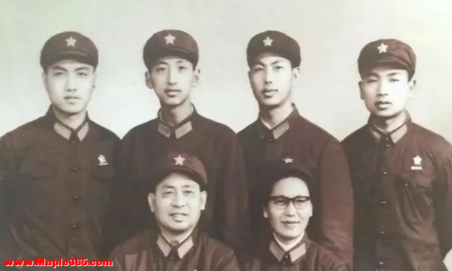 1944年，开国将军李天佑见女友家长，不料岳父是熟人：原来是你呀-14.jpg
