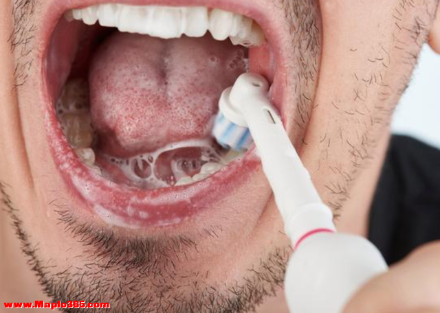 刷牙时要“刷舌头”吗？提醒：或许是搞错了，口臭才会一直存在-3.jpg