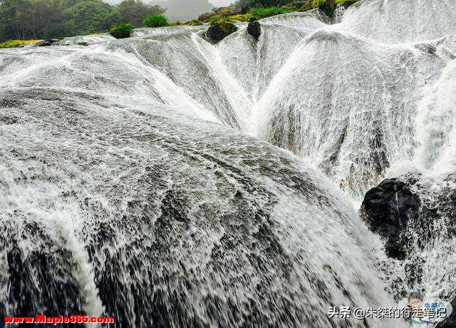 以连环密布的瀑布群而闻名 堪称“中华第一瀑”360度全方位观赏-2.jpg