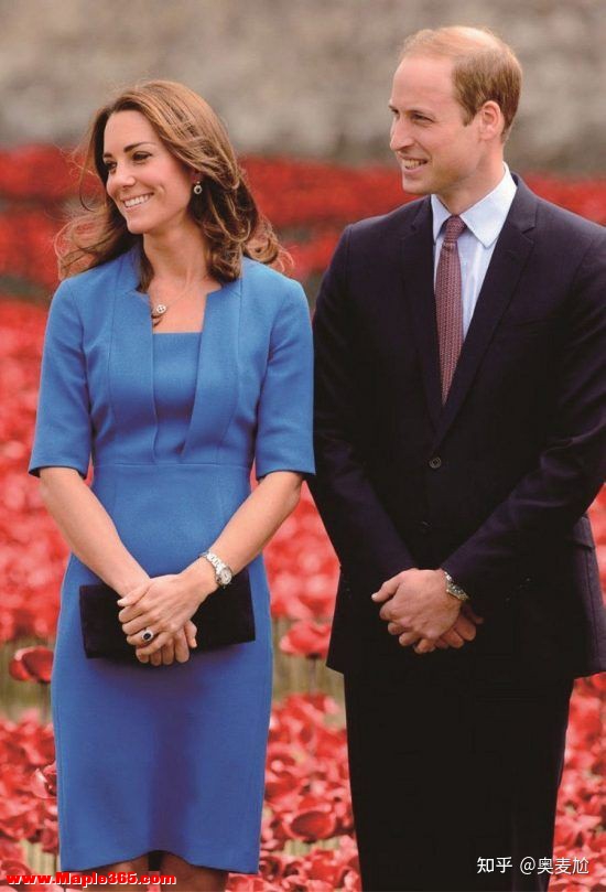 英王室对女性在正式场合的穿衣有着哪些要求？-4.jpg