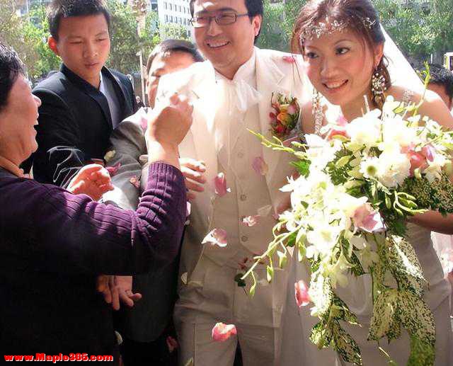 李佳薇，嫁给富商后退役成为总裁，婚后幸福的她少女感十足-3.jpg