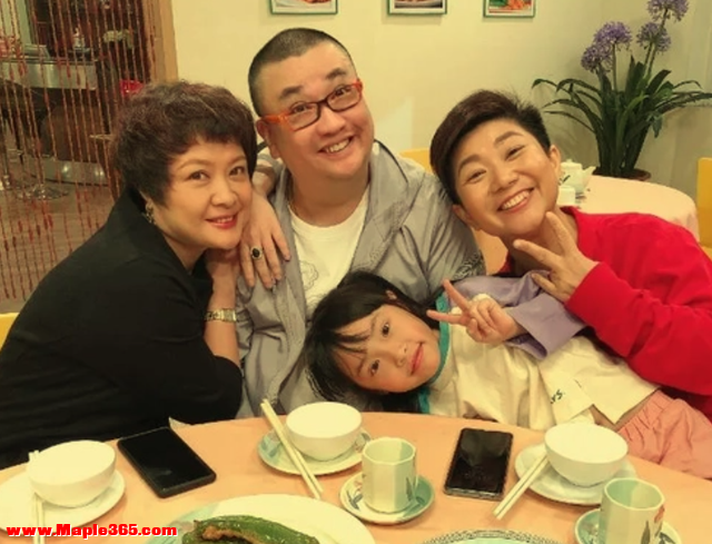 51岁演员猝死，86岁相声大师黄俊英悼念，称曾批评徒弟整天直播-8.jpg